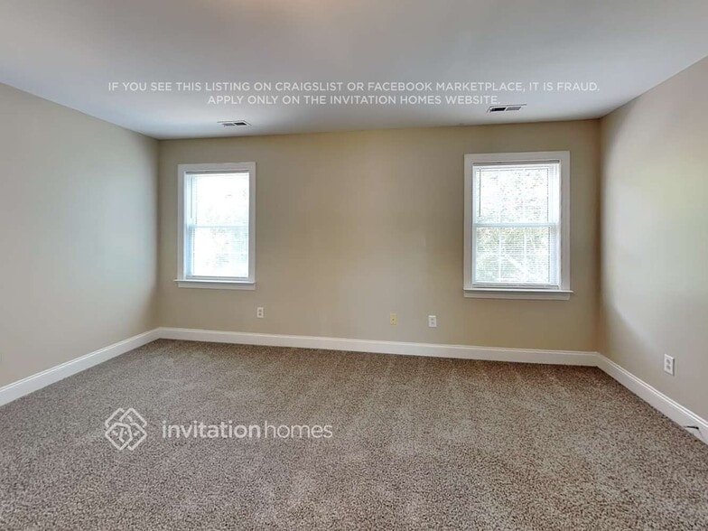 Building Photo - 9014 Sandpiper Dr