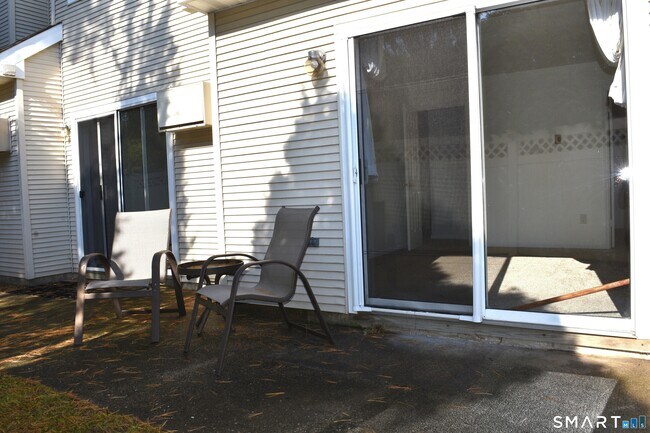 Building Photo - 17 Willow Springs