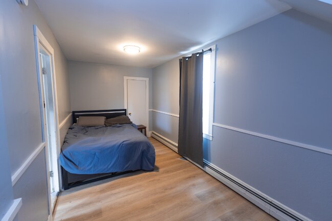 Building Photo - 108 Pool St