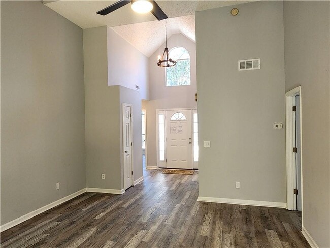 Living room - 922 Sweetwater Way