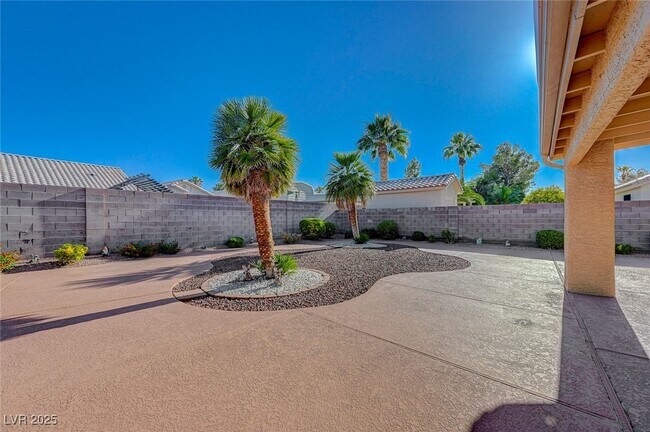 Building Photo - 6317 W Canyon Ridge Dr