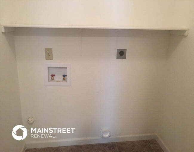 Building Photo - 8047 Chestnut Cedar Dr