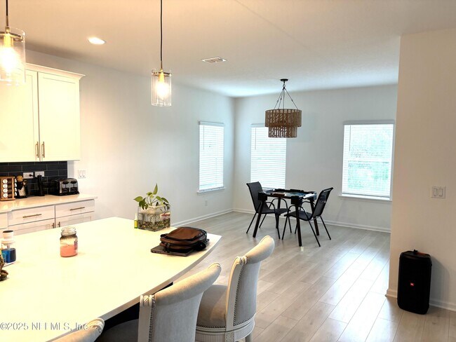 Building Photo - 442 Stargaze Ln
