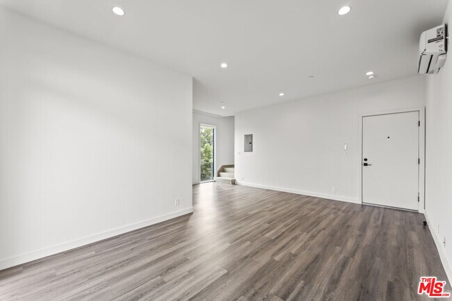 Building Photo - 1254 9th St