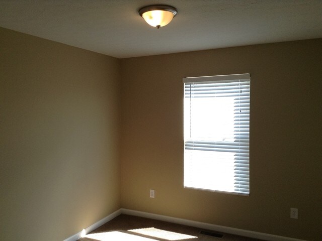 Building Photo - 213 Lights Pointe Ct