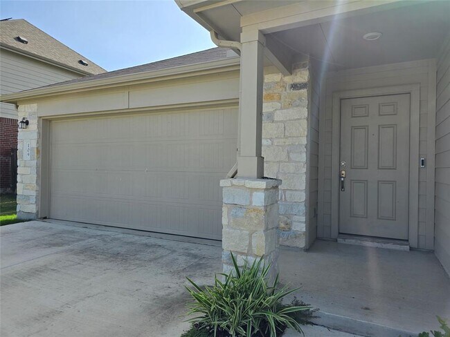 Building Photo - 109 Mountain Maple St