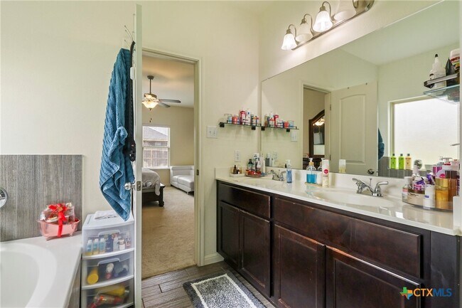 Building Photo - 7608 Melanite Dr