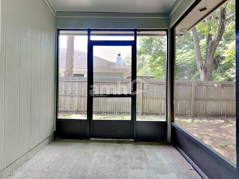 Building Photo - 4488 Misty Dawn Ct S