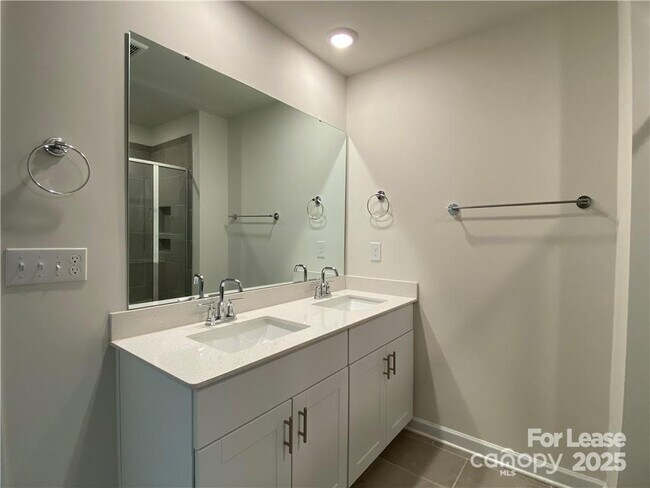 Building Photo - 2511 Arbor Loop Dr