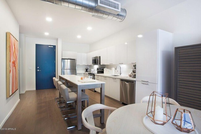 Building Photo - 260 E Rio Salado Pkwy