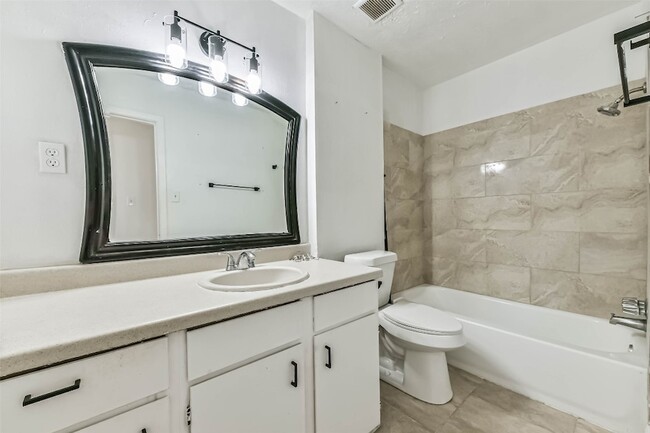 Building Photo - 11411 Murr Way