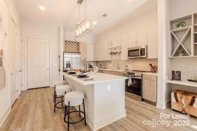 Building Photo - 3110 Doe River Wy