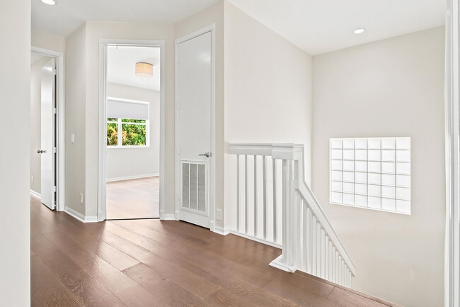 Building Photo - 207 Isle Verde Way