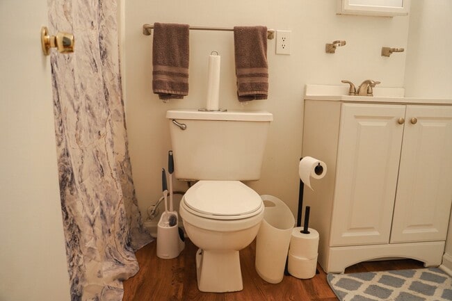 BATHROOM - 600 Southgate Ave