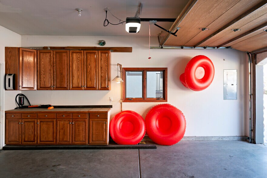 Building Photo - 2655 Windward Way