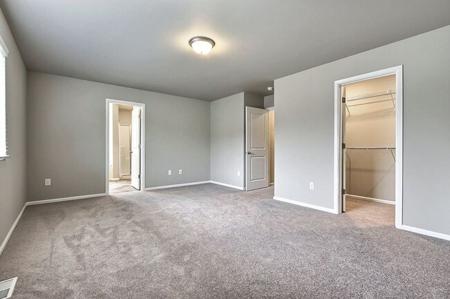 Building Photo - 3137 Gladiator St NE