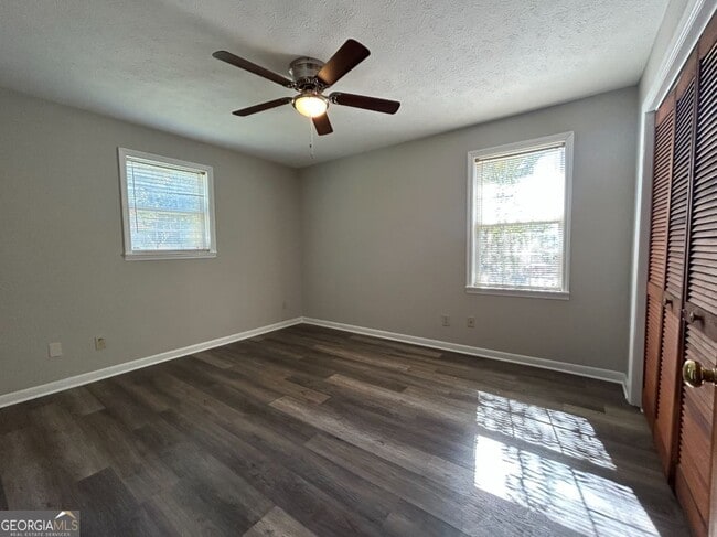 Building Photo - 1008 N 2nd Ave NW