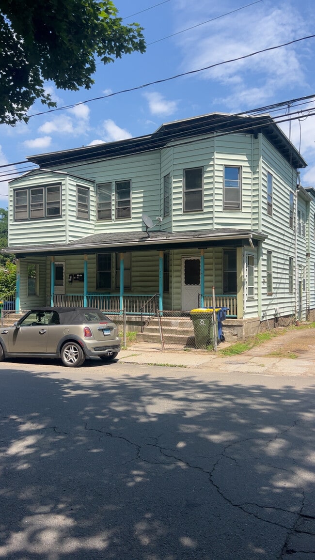 Building Photo - 291 S Leonard St