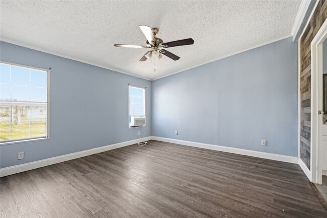 Building Photo - 39512 Donigan Rd