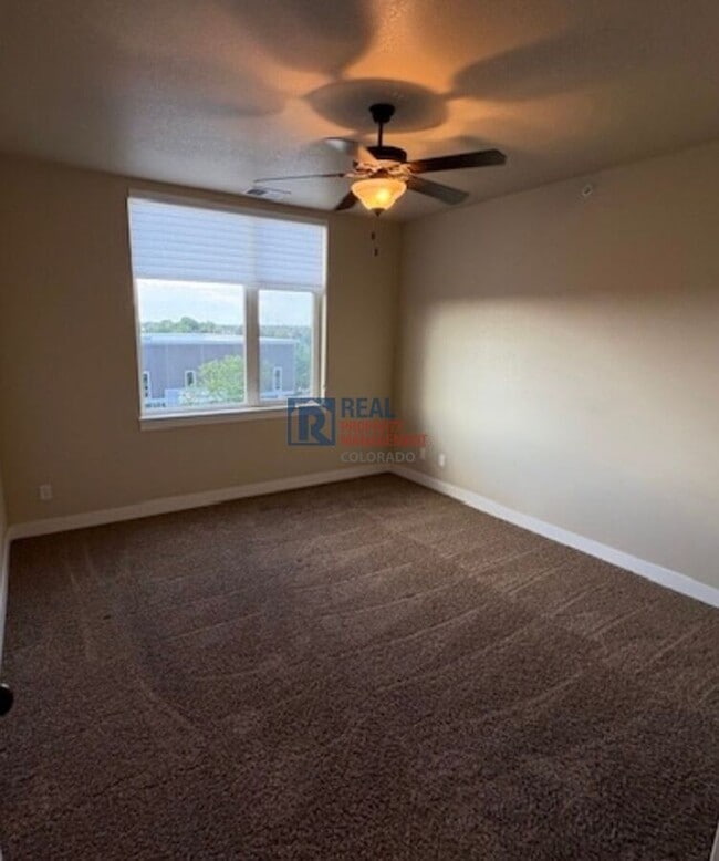 Building Photo - 2241 Limon Dr