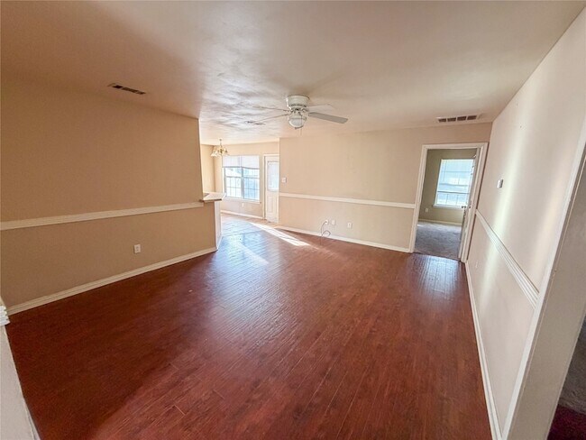 Building Photo - 1126 W Hunt St