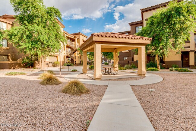 Building Photo - 10136 E Southern Ave