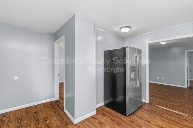 Building Photo - 8235 Albin Ave