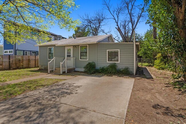 Building Photo - 1709 Patton Ln
