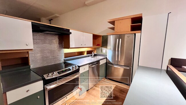 Building Photo - Fantastic space at Emeryville Warehouse Lo...