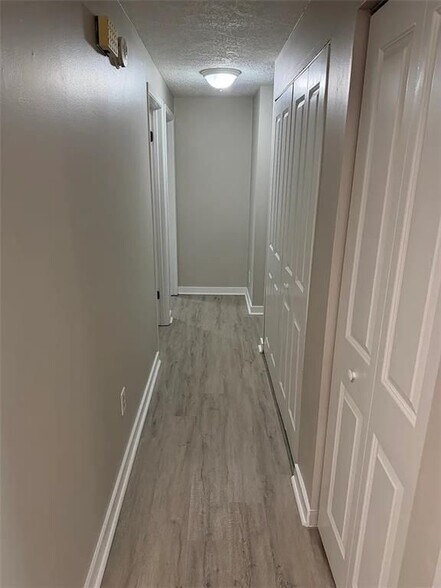 Building Photo - 418 Engle Dr