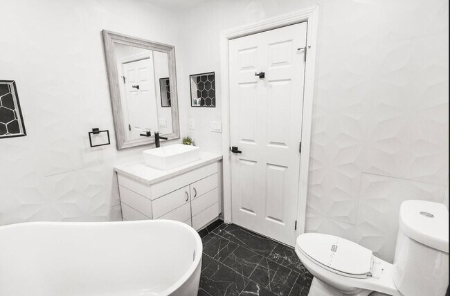 Building Photo - 451 E Lincoln Ave