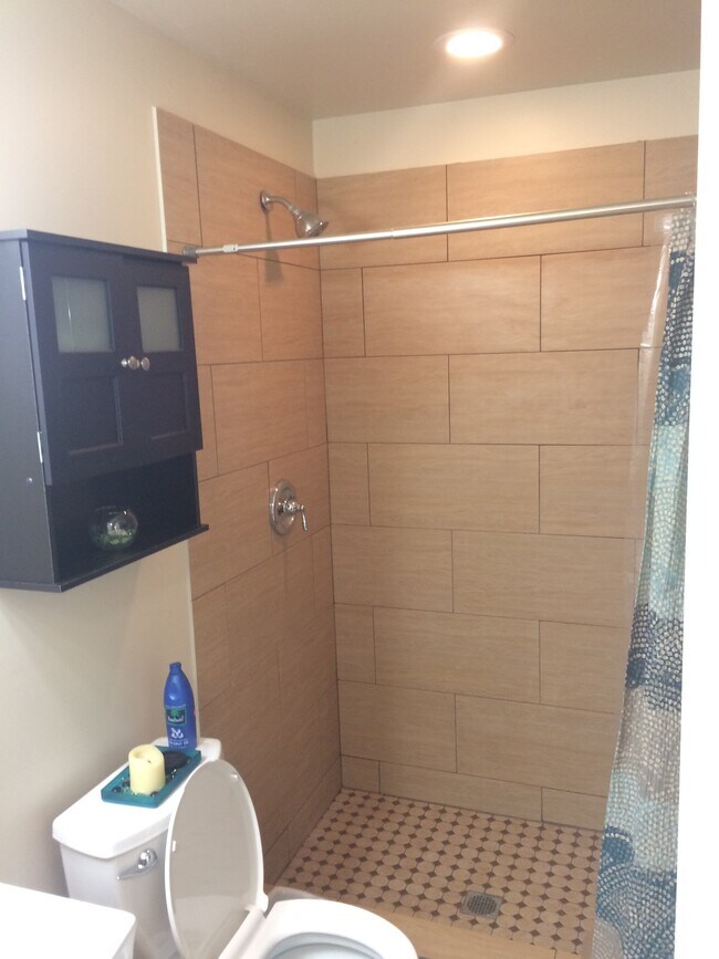 Building Photo - 1659 N Halsted St