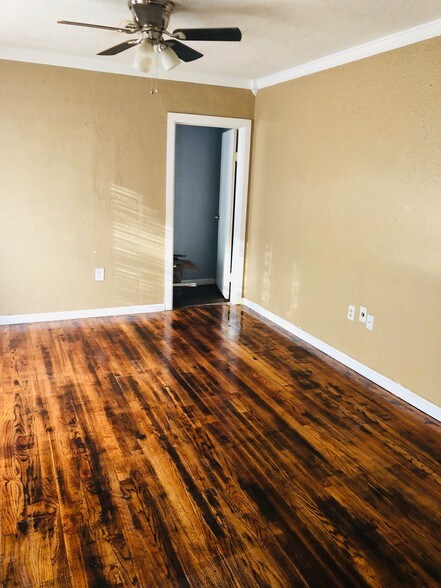 Building Photo - 3 NW 26th St