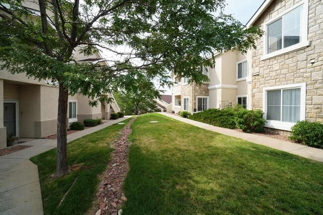 Building Photo - 3895 Strawberry Field Grove