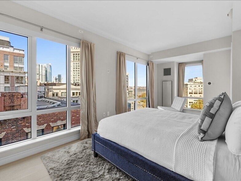 Building Photo - 110 Broad St