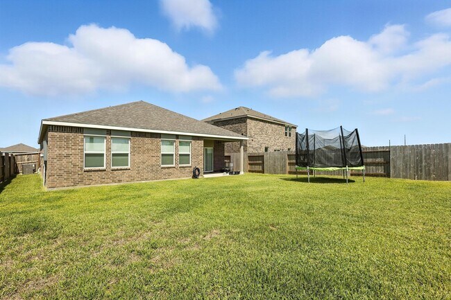 Building Photo - 5830 Capri Frst Dr