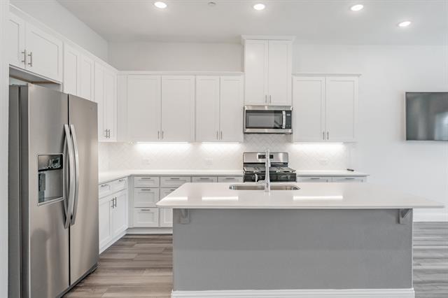 Building Photo - 4201 Shavano Dr