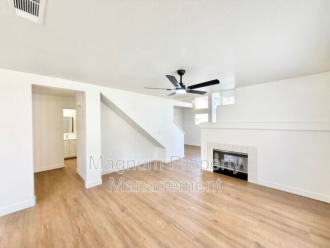 Building Photo - 15854 Pampas Ct
