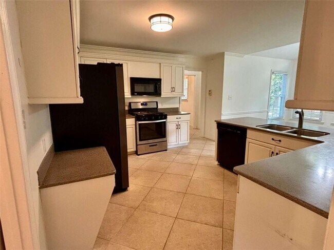 Building Photo - 4160 Creekwood Dr