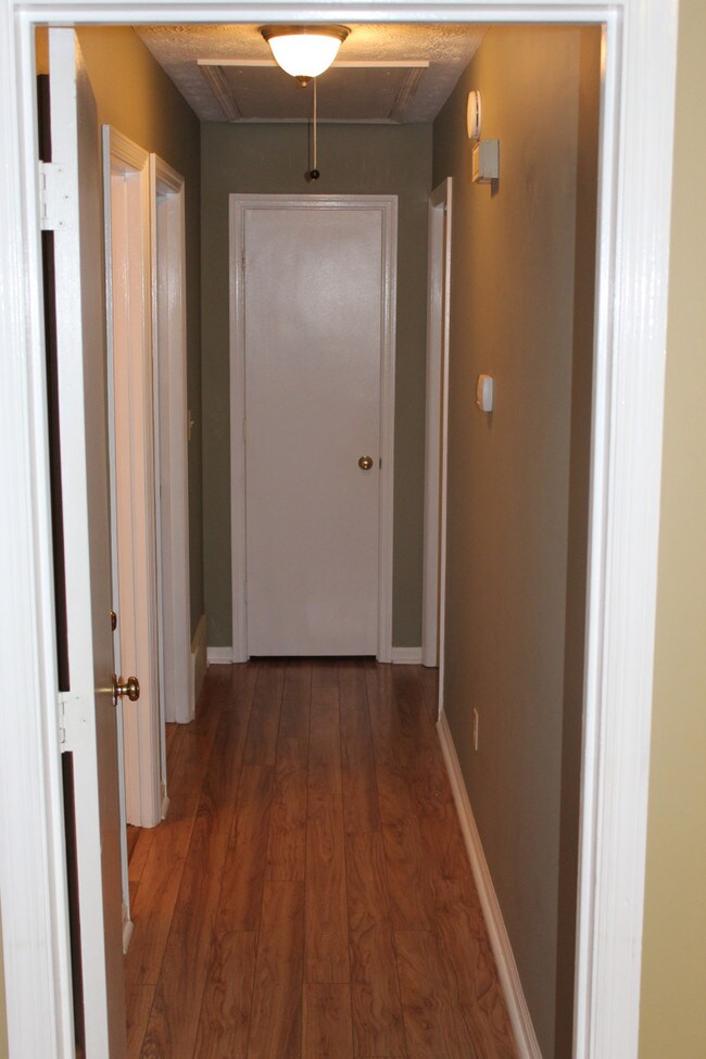Building Photo - Southern Hills Duplex