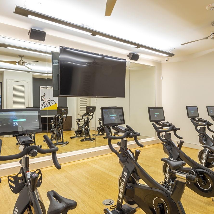 Building Photo - 401 W 25th St