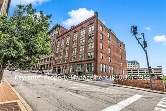Building Photo - Cozy Downtown Studio | Heart of the City