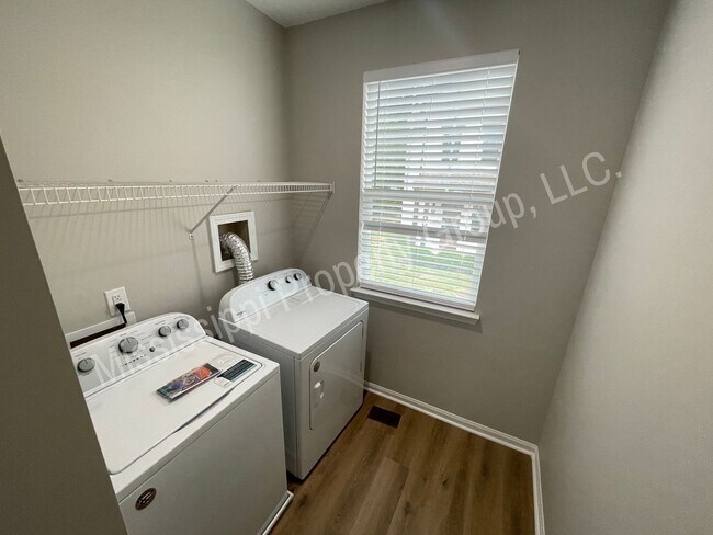 Building Photo - 517 Olive Branch Way