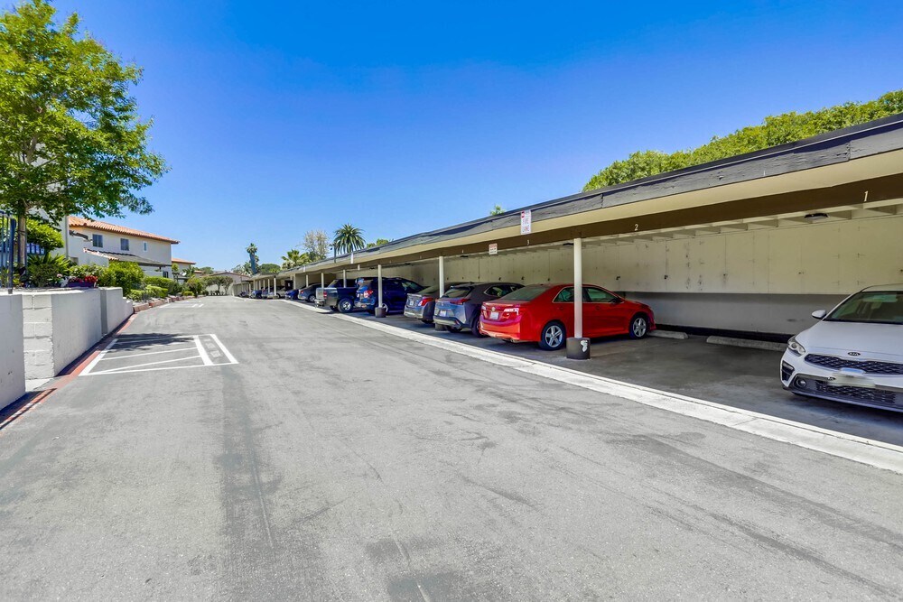 Building Photo - 12206 Rancho Bernardo Rd