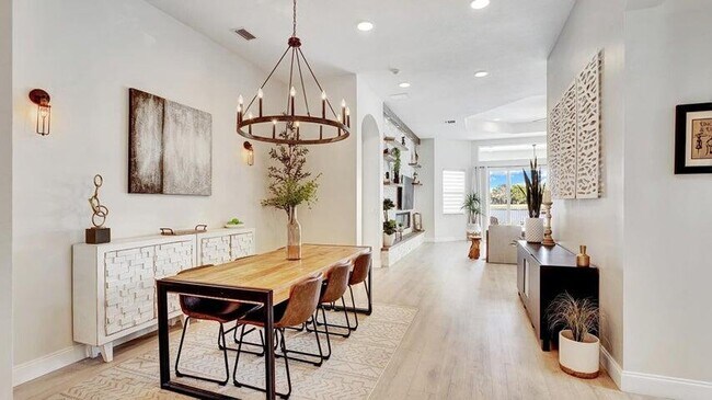 Building Photo - 8163 Alberti Dr