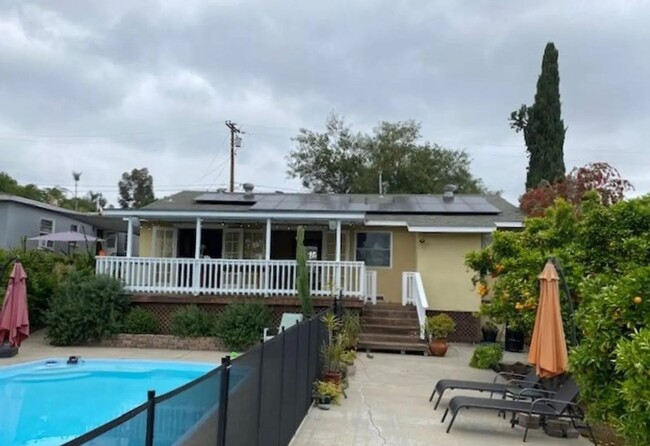 Building Photo - Character Filled Craftsman with a Pool!