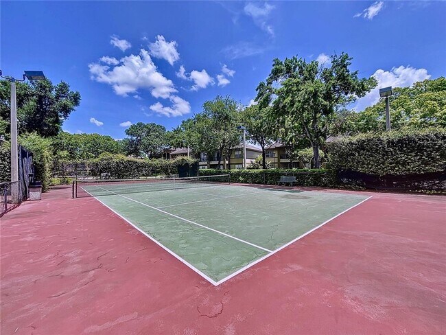 Building Photo - 704 Seagate Dr