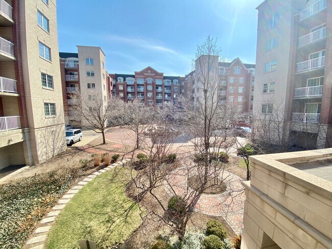 Building Photo - 4811 N Olcott Ave
