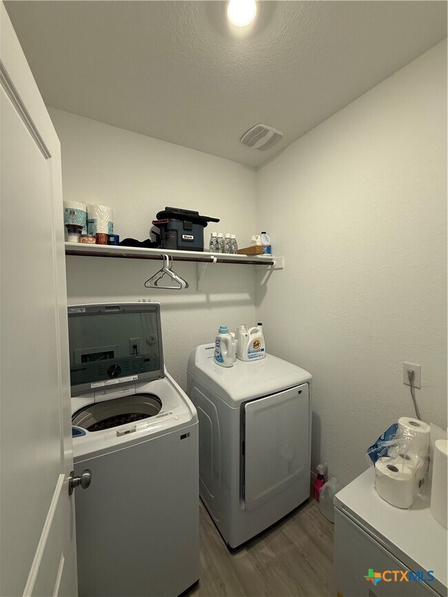 Building Photo - 12915 Sage