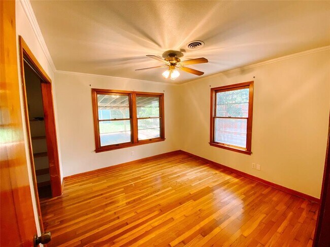 Building Photo - 1808 Princeton Ave